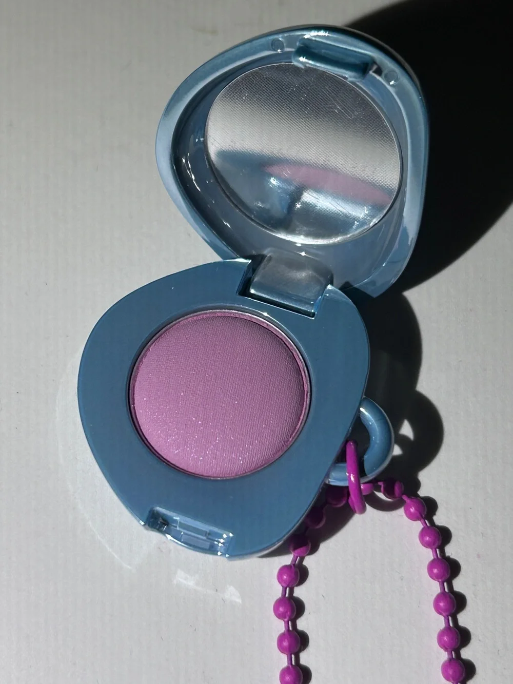 FWEE EYESHADOW KEYRING IN DREAMY BNIB